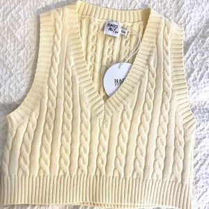 SOLD****Princess Polly Sydney cropped sweatvest